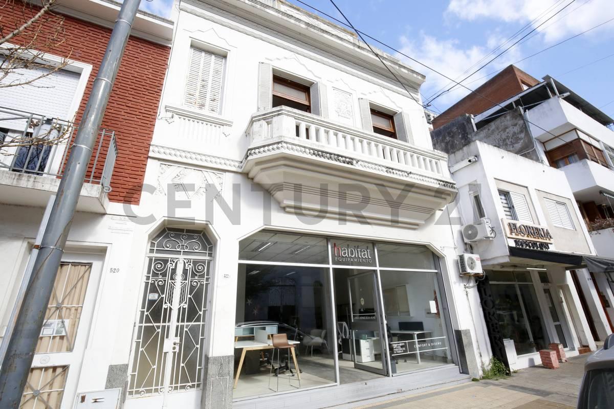 CASA + LOCAL EN VENTA EN LA PLATA — foto 1