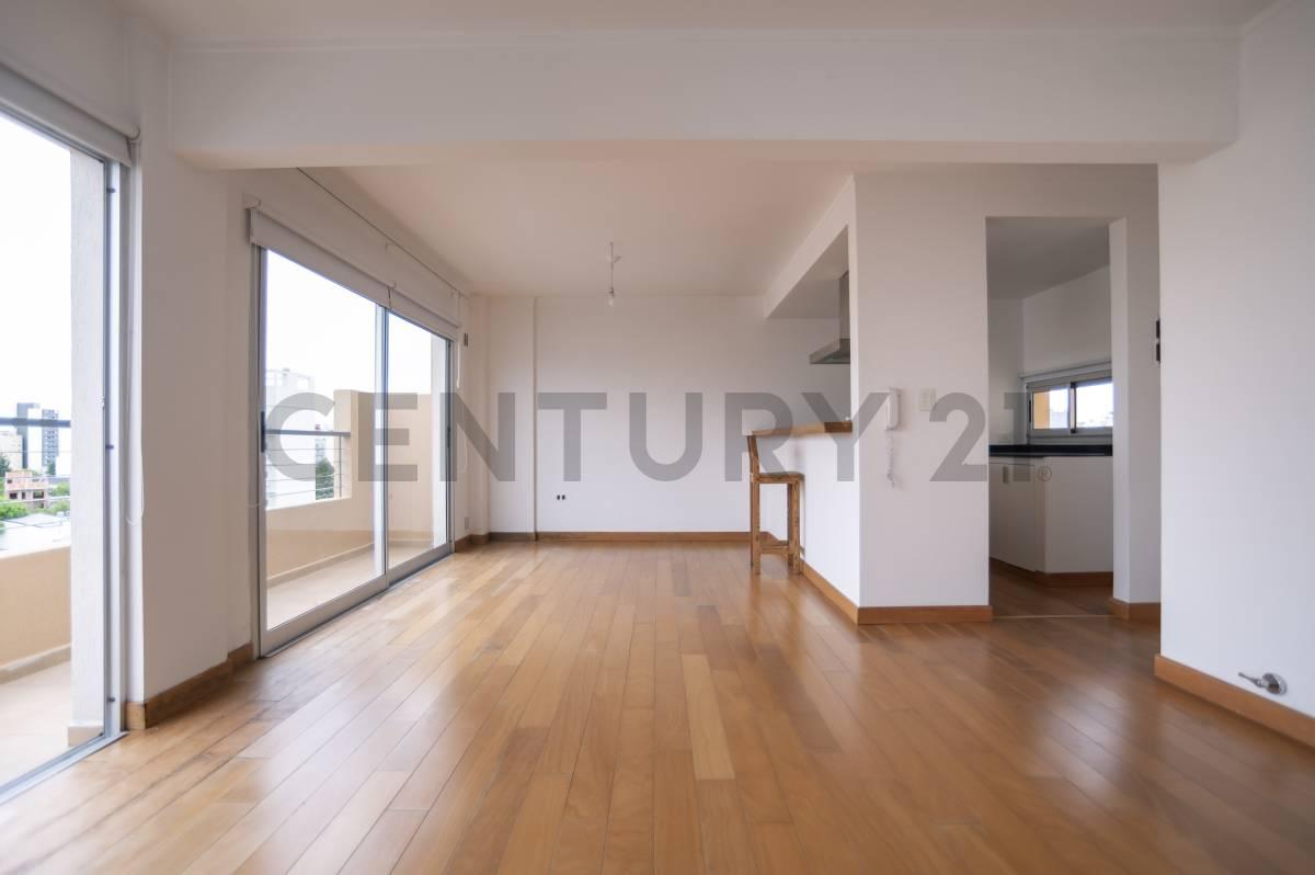 Departamento de dos dormitorios, terraza privada, cochera cubierta y baulera — foto 1