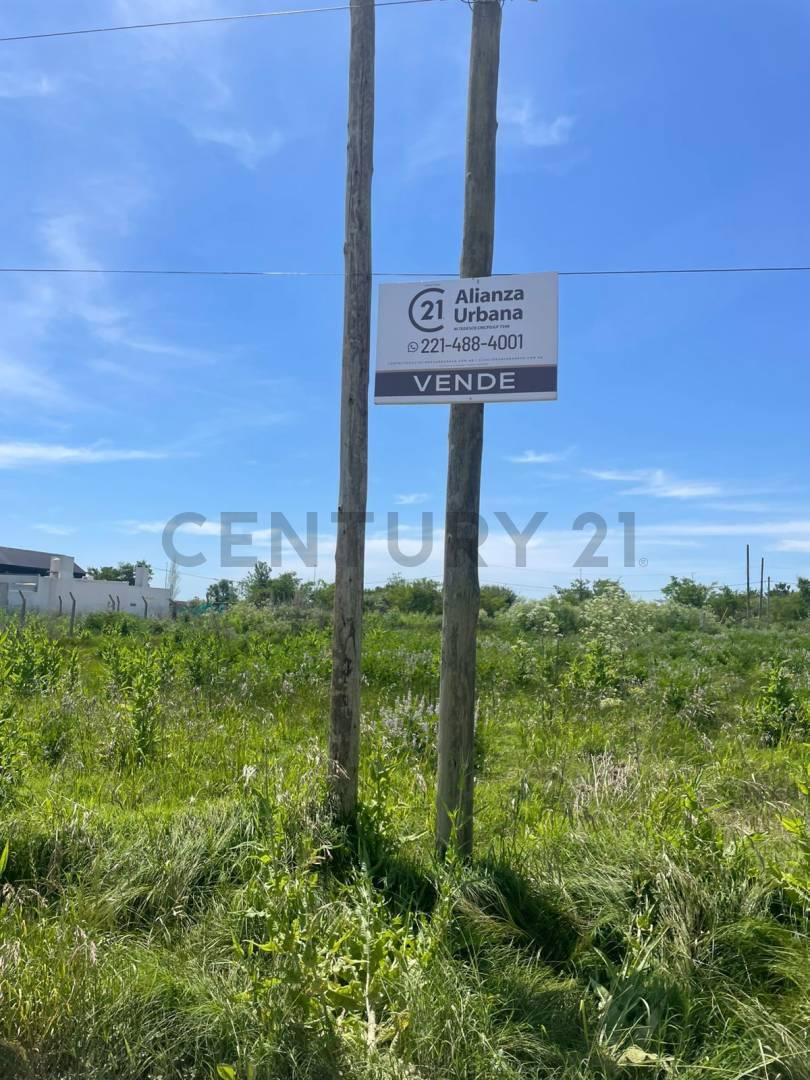 Oportunidad Lote en Venta - Villa Castells - Gonnet – Lote listo para construir sobre calle 2 entre — foto 1