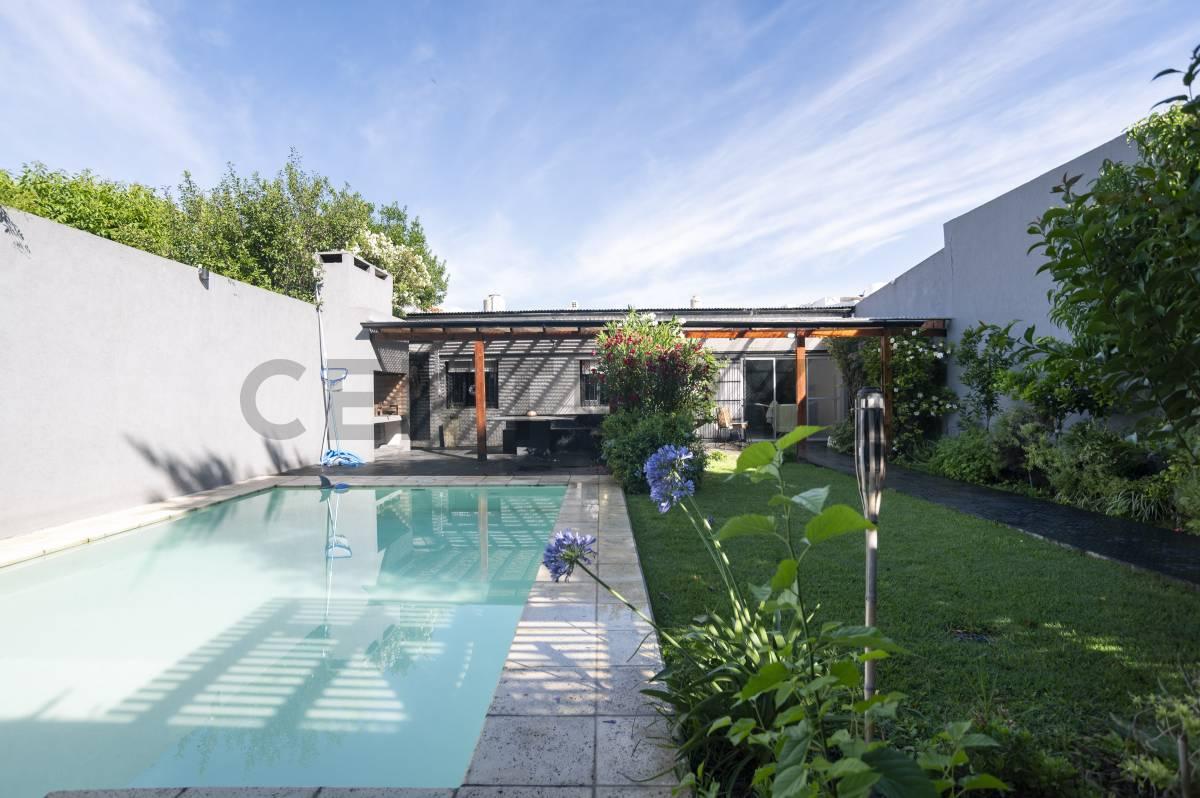 CASA EN VENTA EN LA PLATA DE 3 DORMITORIOS PARQUE Y PILETA — foto 1
