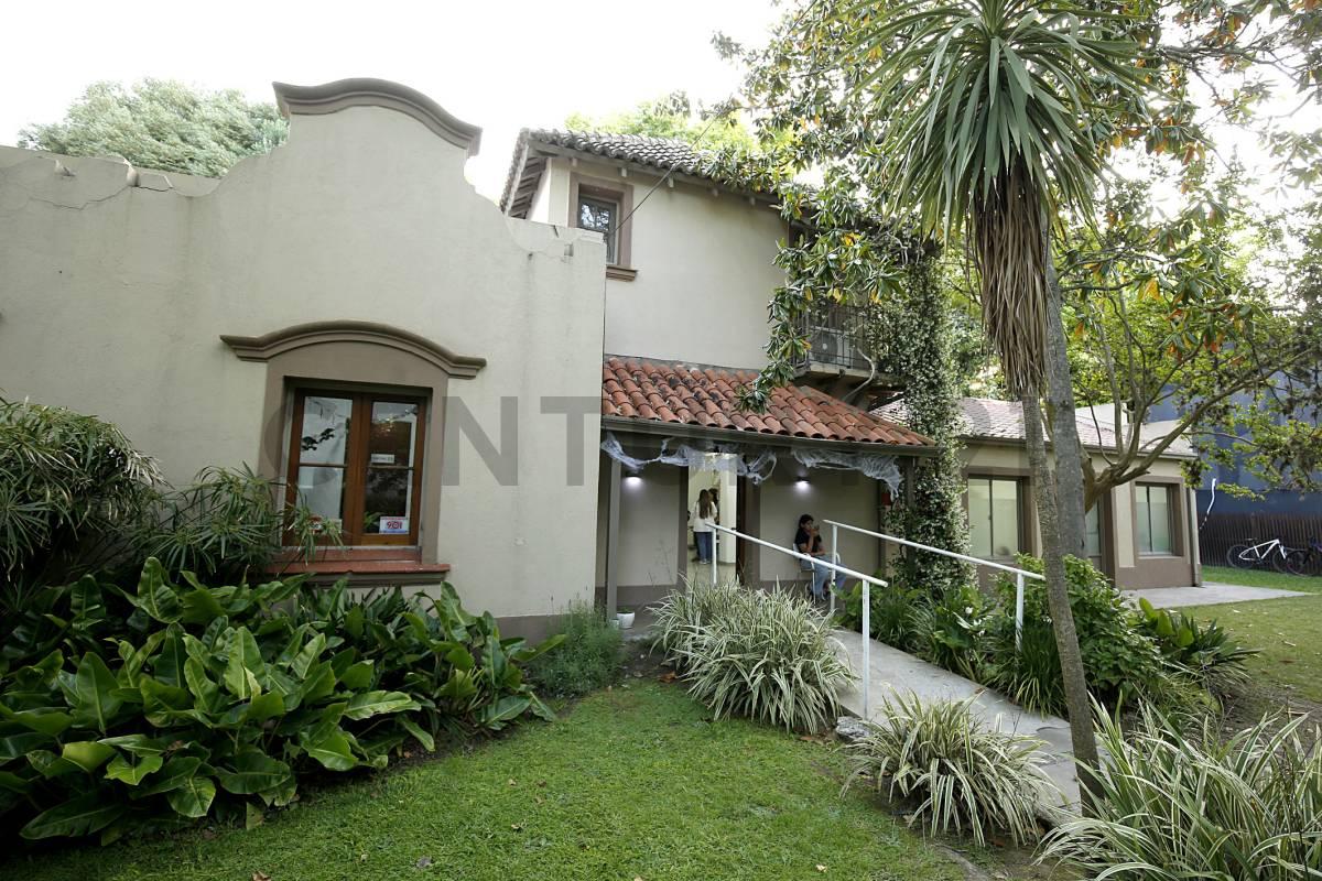 Casa en venta en City Bell con destino comercial — foto 1