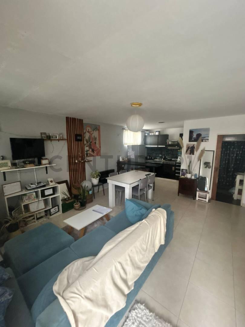 Oportunidad en Berisso - 3 departamentos en un mismo lote — foto 1