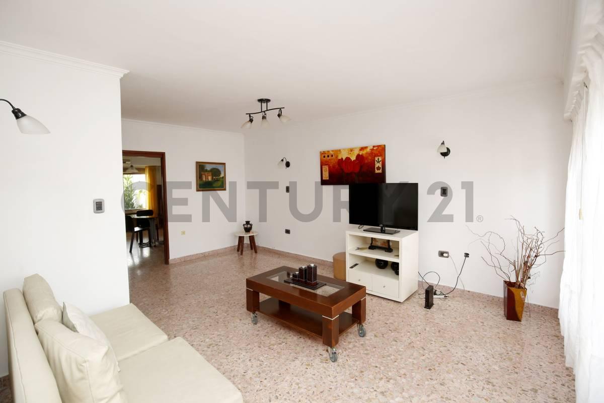 Casa en venta en La Plata tipo PH de 3 dormitorios — foto 1