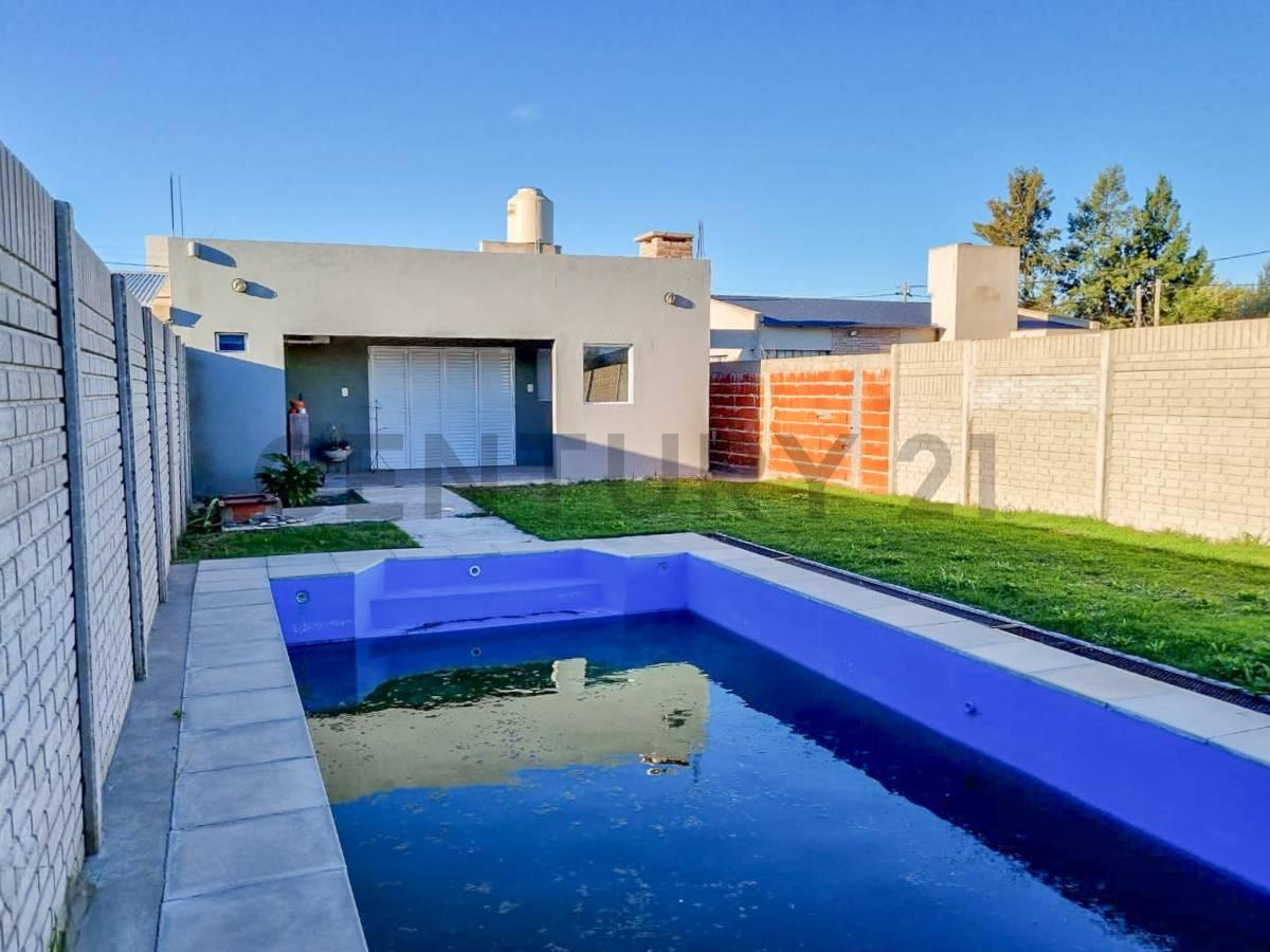 CASA EN VENTA EN LA PLATA DE UN DORMITORIO PARQUE Y PILETA EN SICARDI — foto 1