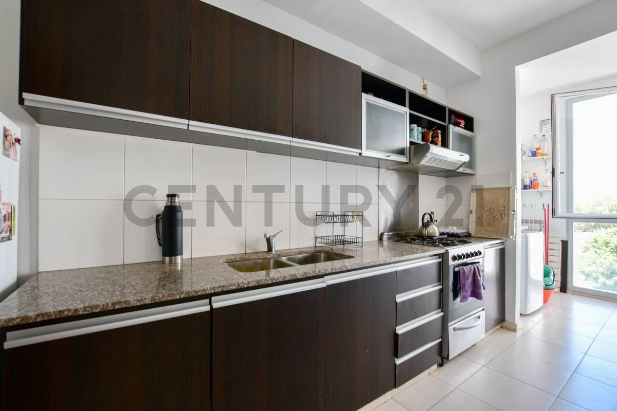 departamento en venta de un dormitorio con cochera, La Plata — foto 1