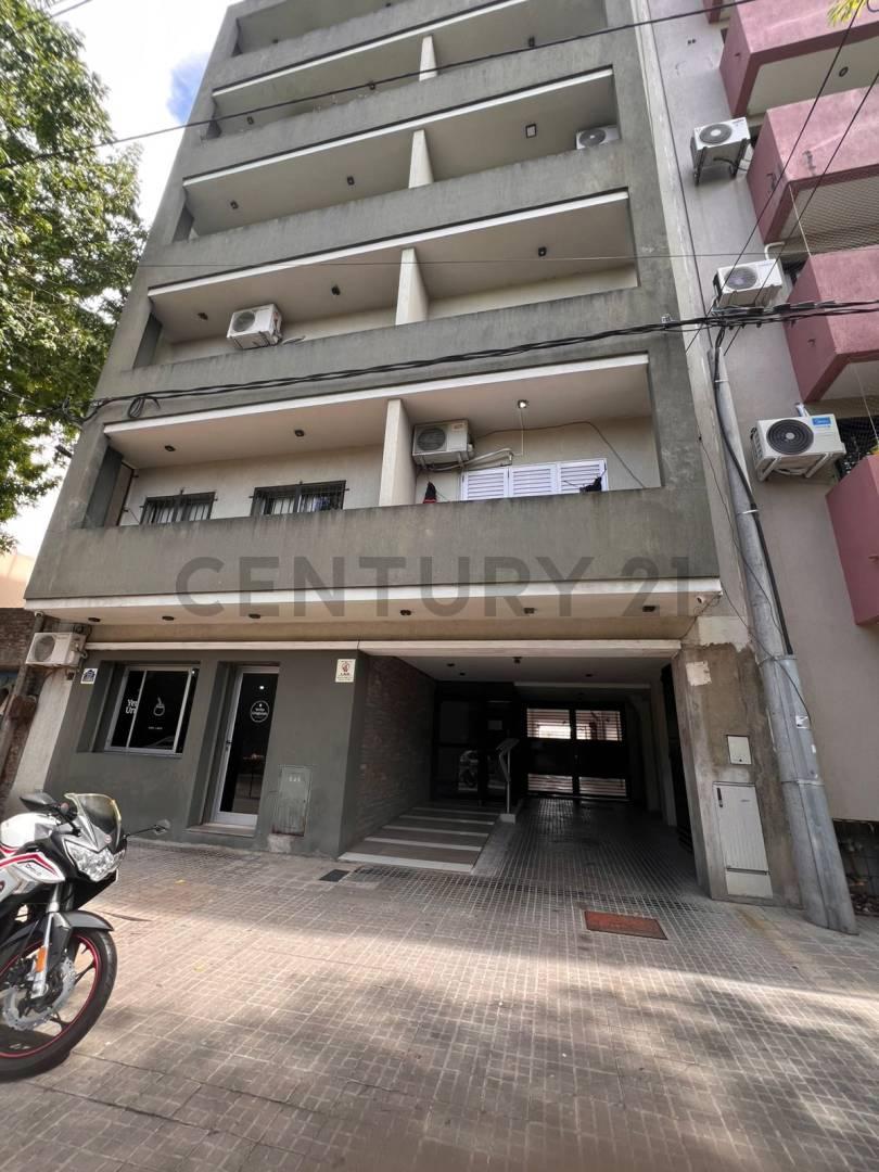 45 entre 30 y 31 DEPARTAMENTO MONOAMBIENTE CON COCHERA EN VENTA LA PLATA — foto 1