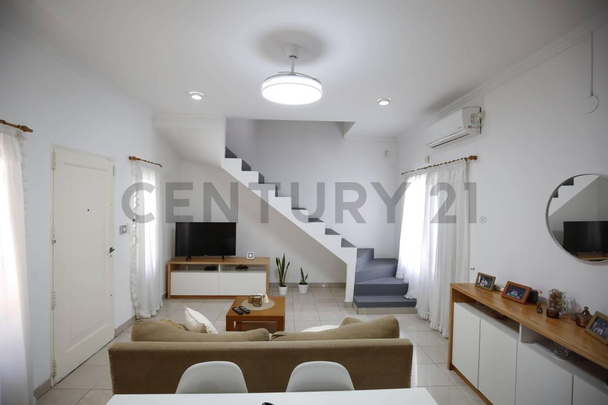 CASA DE 3 DORMITORIOS CON PARQUE Y COCHERA - VENTA - RINGUELET - LA PLATA — foto 1