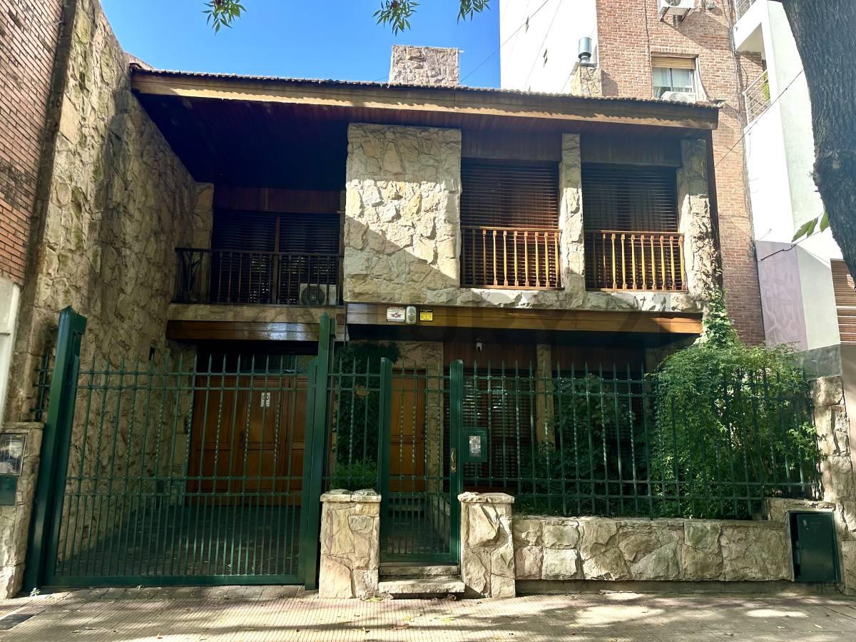 Casa + Lote para desarrollo - 10 x 45 m - 14 entre 38 y 39 - USD 320.000 — foto 1