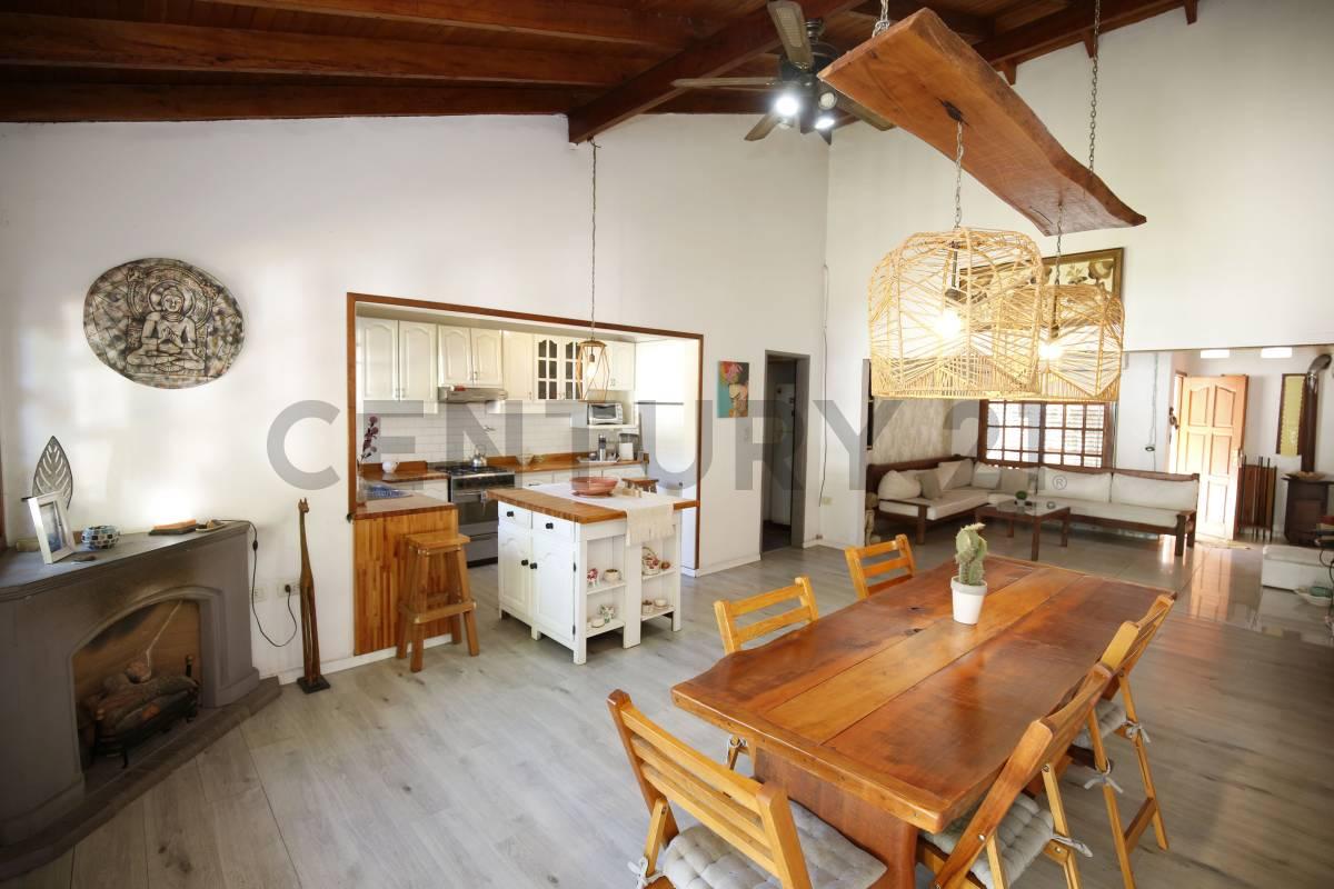 Casa en venta en City Bell 3 dormitorios con pileta — foto 1