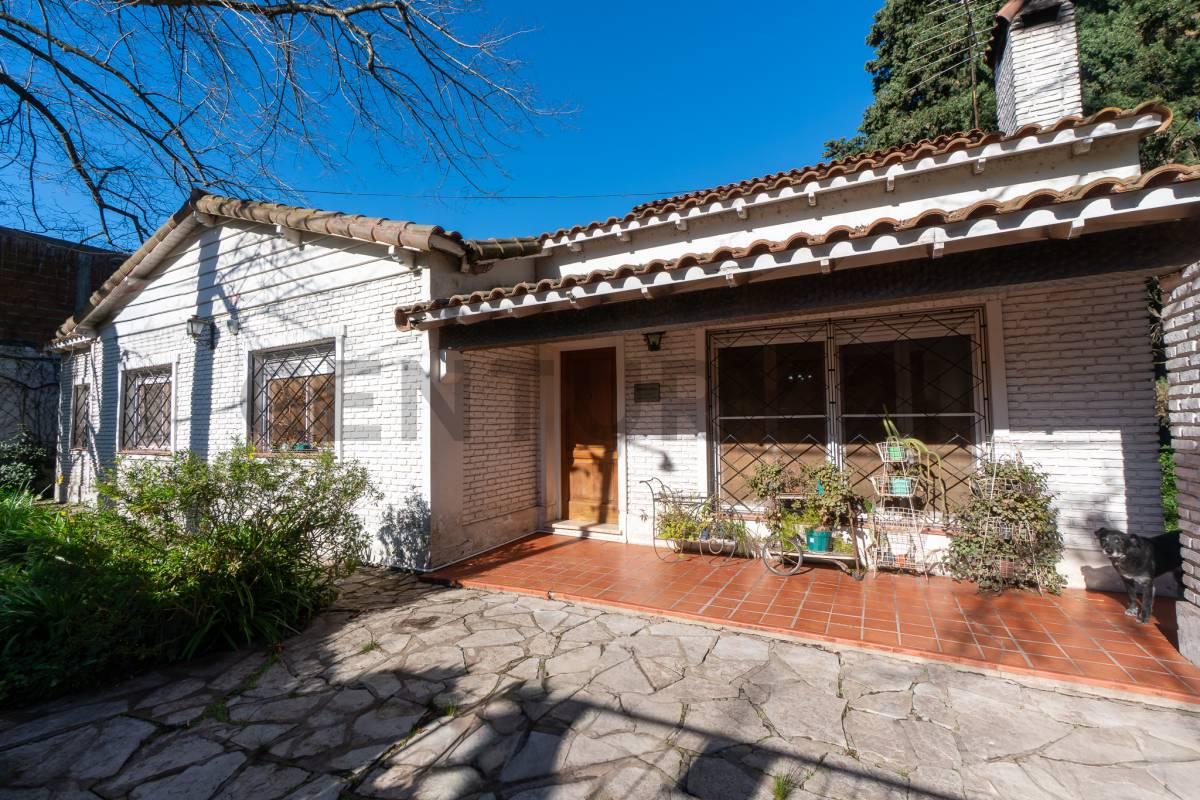 CASA EN VENTA EN VILLA ELISA 5 DORMITORIOS CON AMPLIO LOTE EN ESQUINA — foto 1
