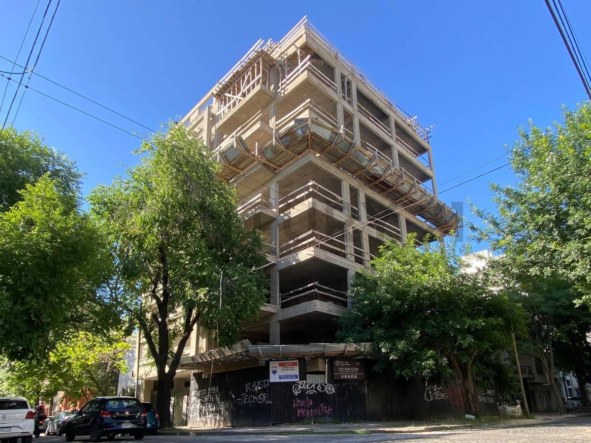 Departamento monoambiente en venta en La Plata - Obra avanzada — foto 1
