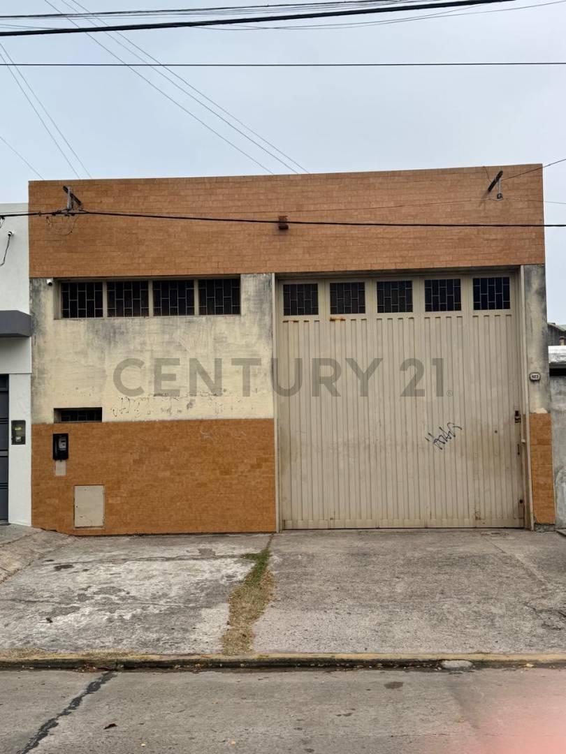 Galpón con terreno en venta sobre avenida 25 en La Plata — foto 1