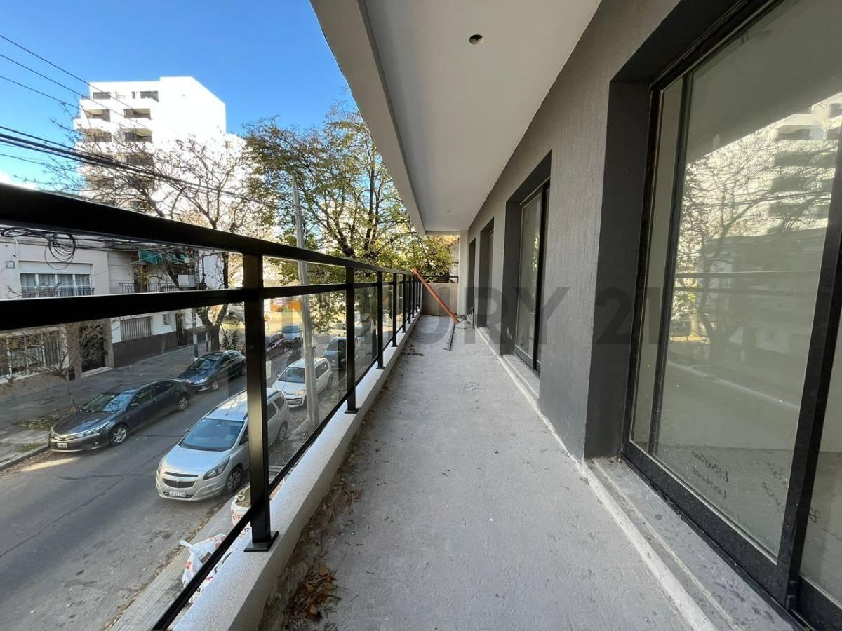 39 ENTRE 10 y 11 DEPARTAMENTO DE 1 DORMITORIO Y COCHERA EN VENTA LA PLATA PLAZA BELGRANO A ESTRENA — foto 1