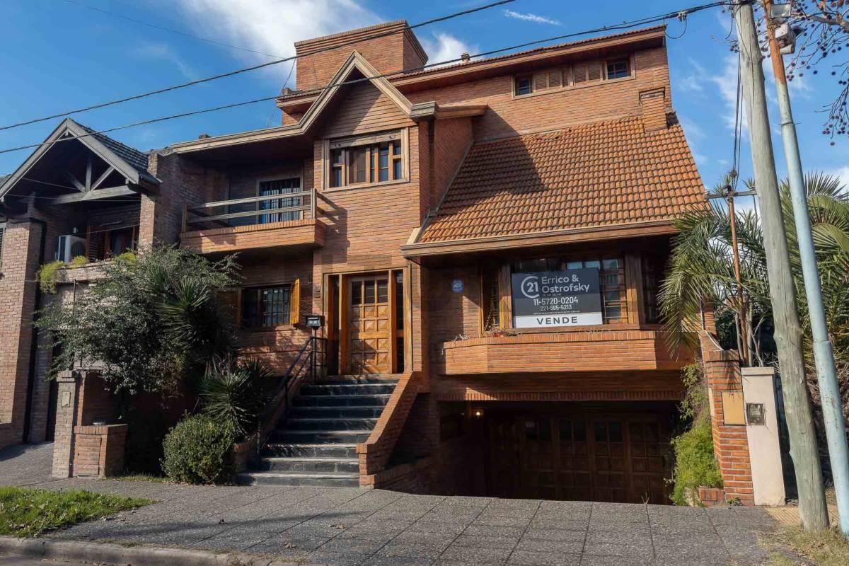 Chalet en venta Barrio Parque Bernal — foto 1