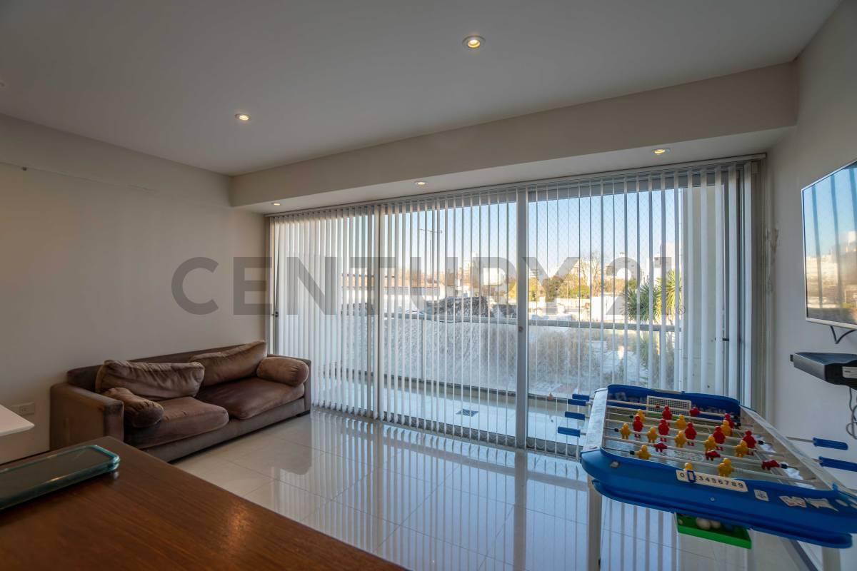 Departamento en venta en La Plata de 2 dormitorios con terraza privada APTA BANCO — foto 1