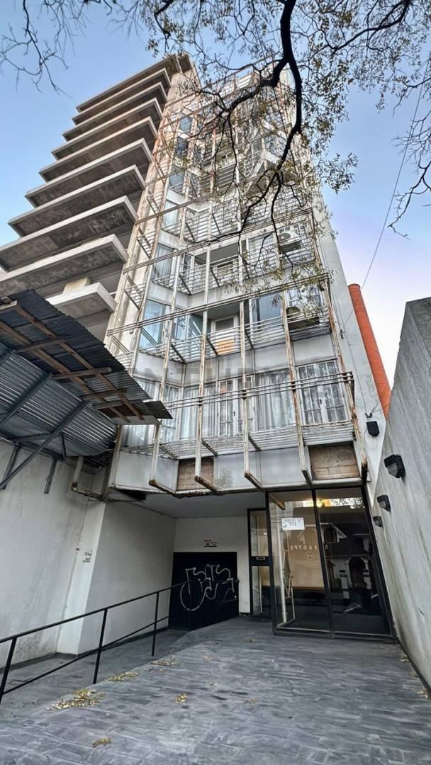 OFICINA LOCAL EN VENTA EN LA PLATA — foto 1