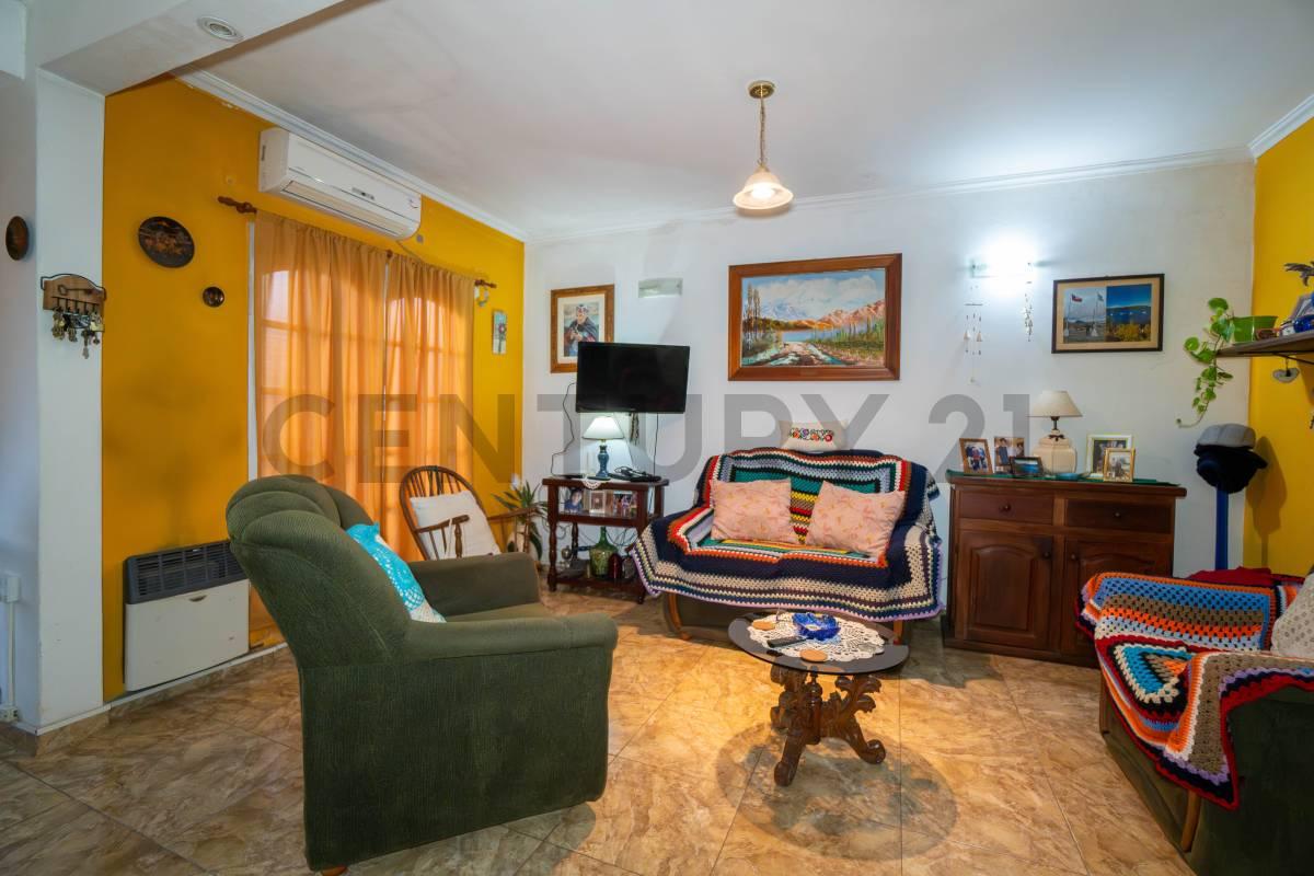 CASA EN VENTA EN LA PLATA 2 HABITACIONES — foto 1
