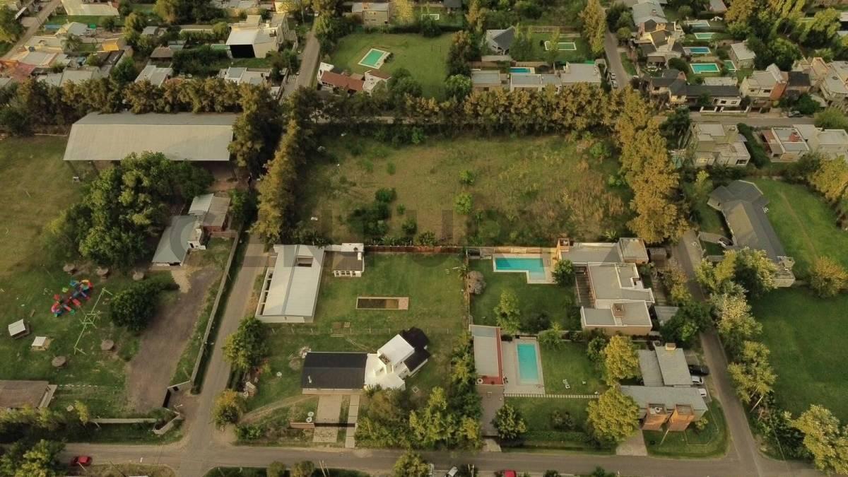 LOTE EN VENTA - DON ATILIO 3 - VILLA CASTELLS - 273m2 - 495 entre 8 y 9 — foto 1