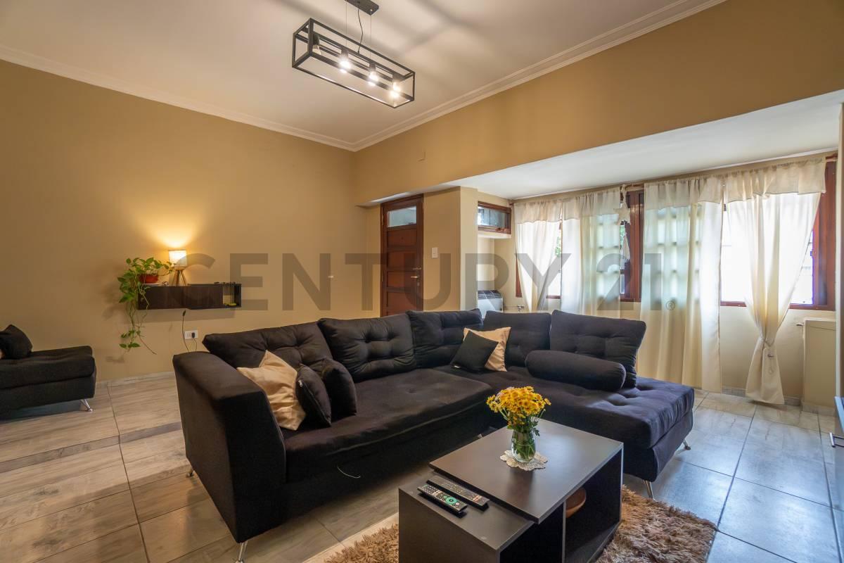 Casa en venta en La PLata,Tolosa reciclada a nuevo. — foto 1