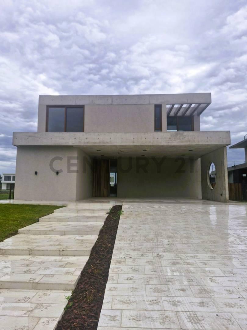 Venta casa 7 ambientes vista a la laguna central en Puentes Nordelta En Construcción — foto 1
