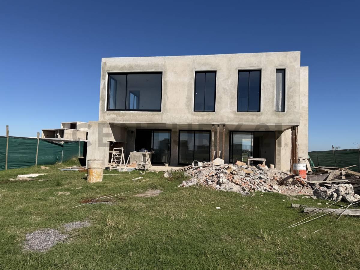 Casa en venta a estrenar 7 ambientes Barrio Amarras , Esocbar — foto 1