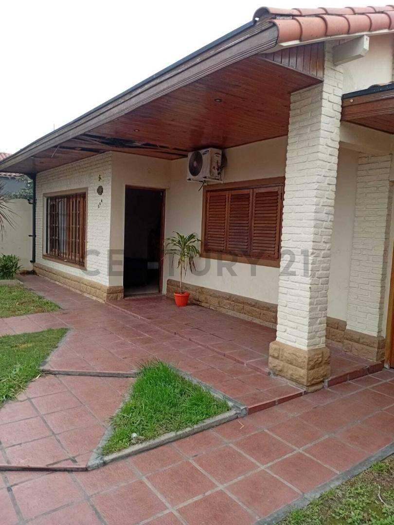 VENTA Casa Chalet 4 Amb Wilde - Cochera y Jardín — foto 1