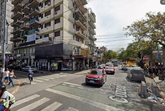 VENTA LOCAL COMERCIAL- LINIERS - CON DEPOSITO — foto 1