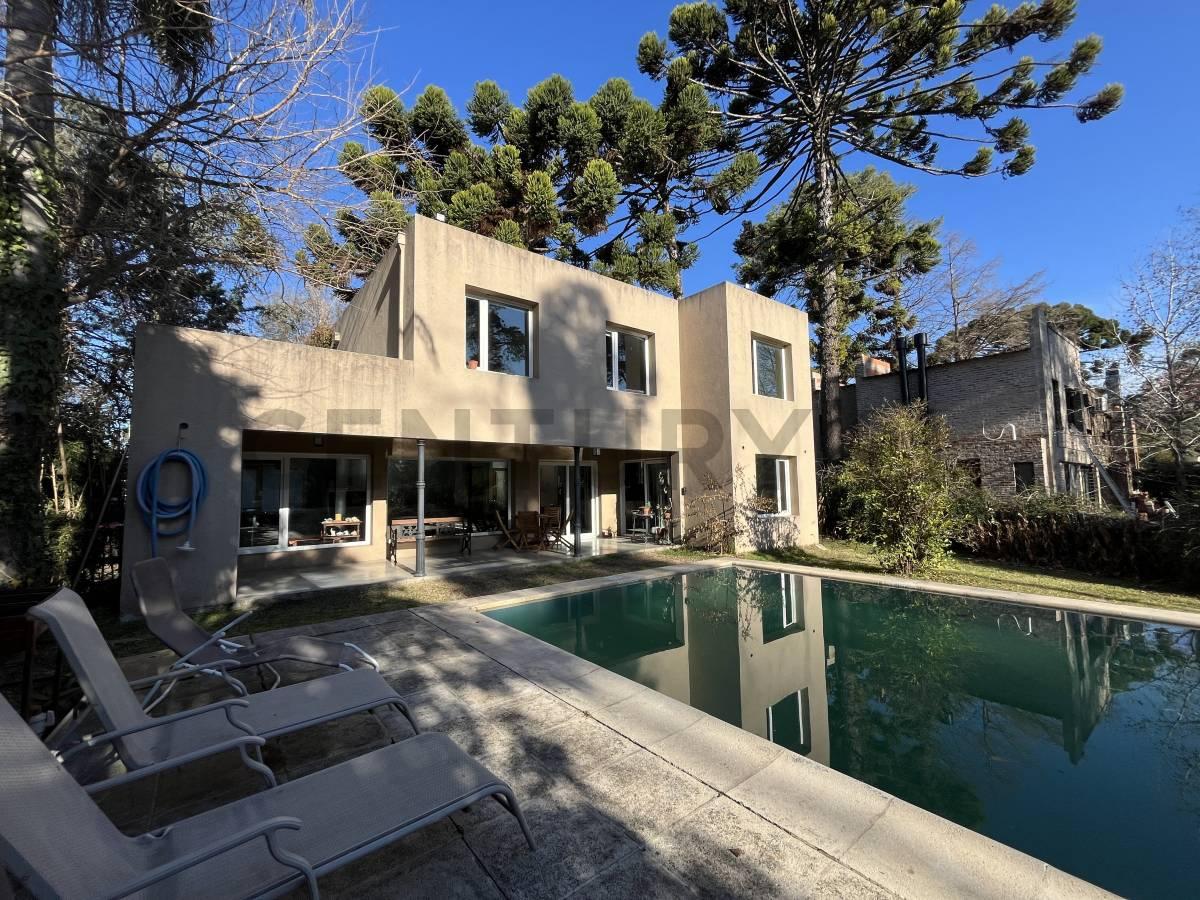 VENTA DE CASA 5 AMBIENTES EN PARQUE LELOIR APTA CREDITO — foto 1