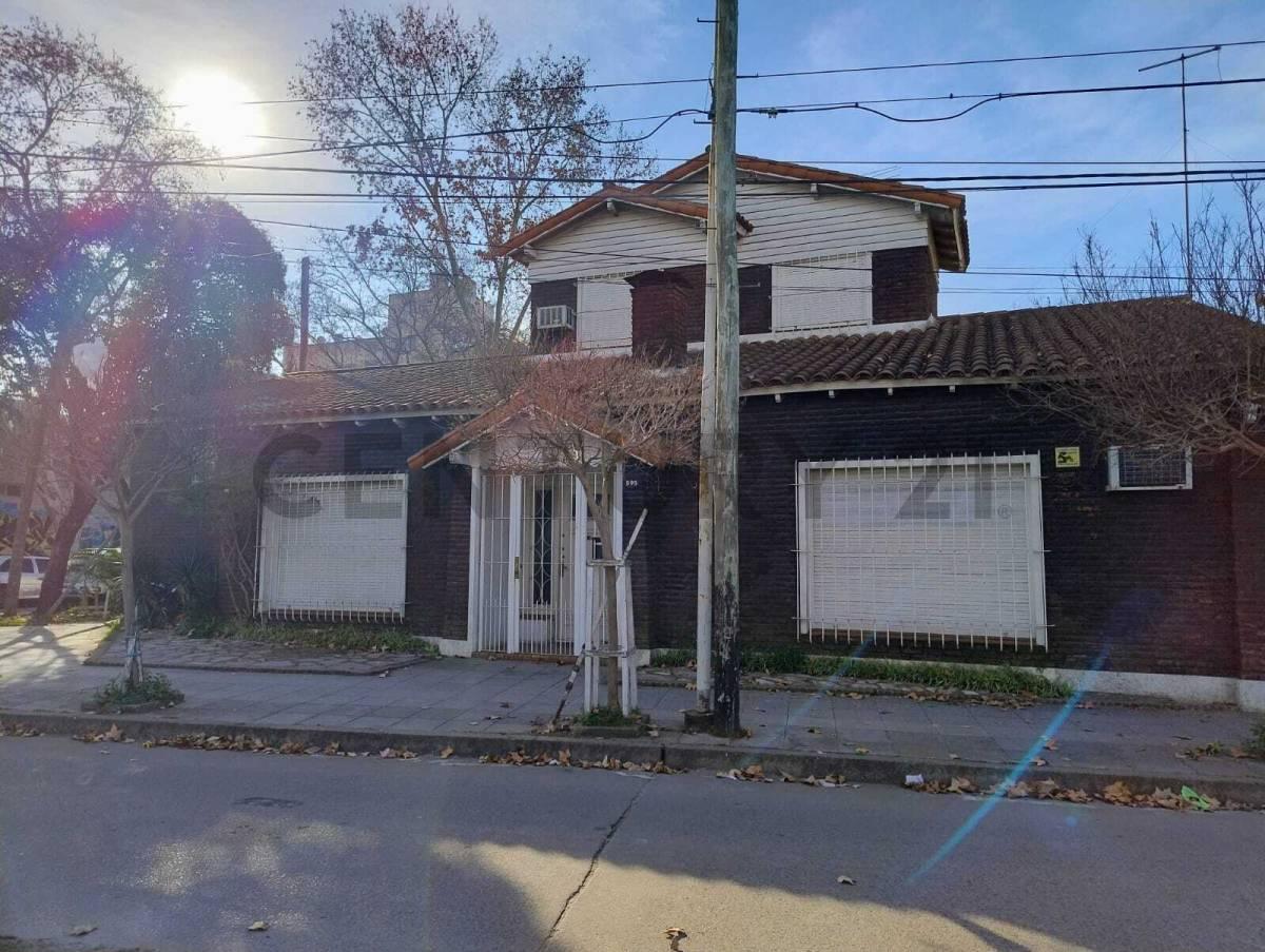 VENTA CASA 4 AMBIENTES MORON CENTRO APTO PROFESIONAL/ IDEAL EMPRENDIMIENTO — foto 1