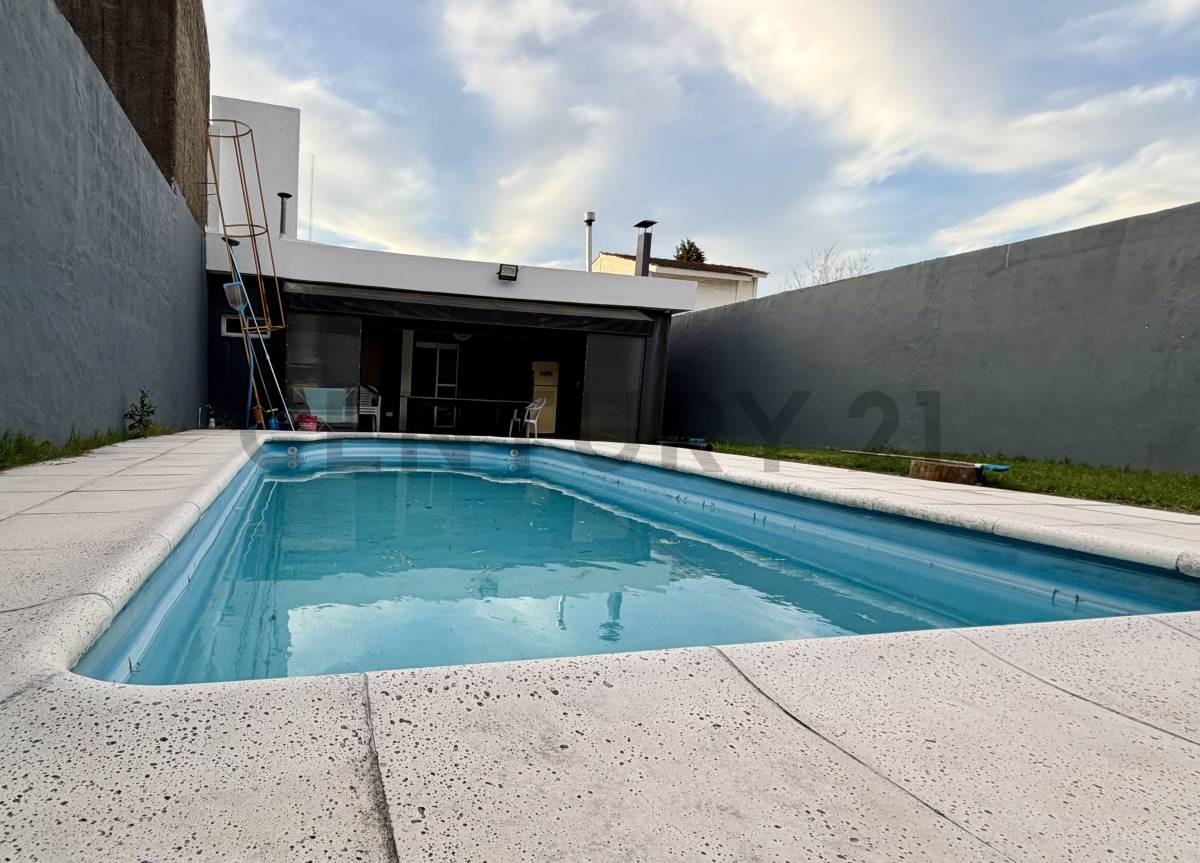 VENTA CASA 4 AMB. | PARQUE Y PILETA | ITUZAINGÓ NORTE — foto 1