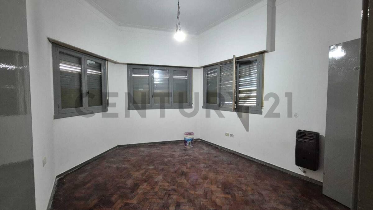 DEPARTAMENTO en Venta sobre calle 63 y Diagonal 73 – Excelente Ubicación - APTO COMERCIO — foto 1