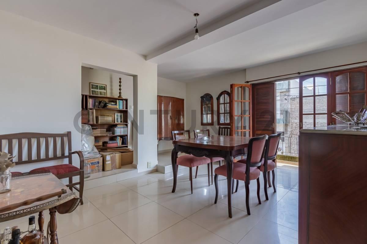 Venta Casa de 4 Dormitorios con cochera, patio y terraza | Zona Sur, Rosario — foto 1