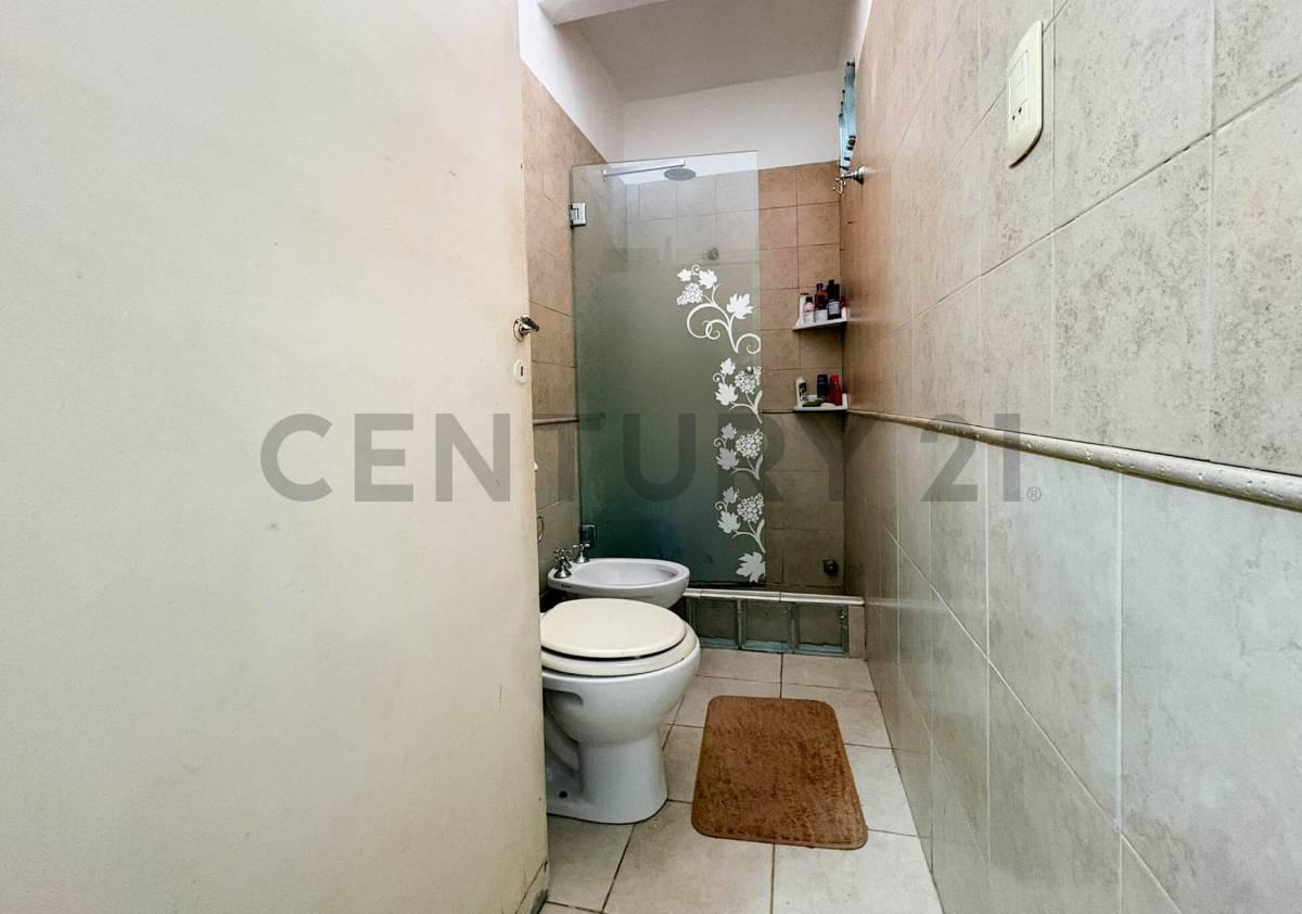 Venta Casa de pasillo (no ph) de 2 Dormitorios con patio en Arroyito, Rosario — foto 1