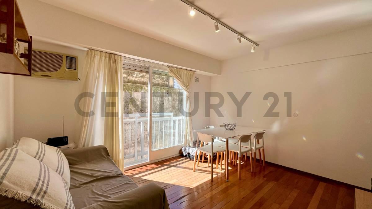 Venta | Departamento de 1 dormitorio reciclado, orientado al norte en Centro, Rosario — foto 1