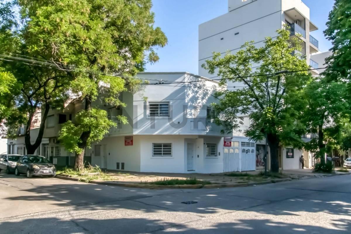 Duplex en Venta 2 Dormitorios en La Plata con cochera — foto 1