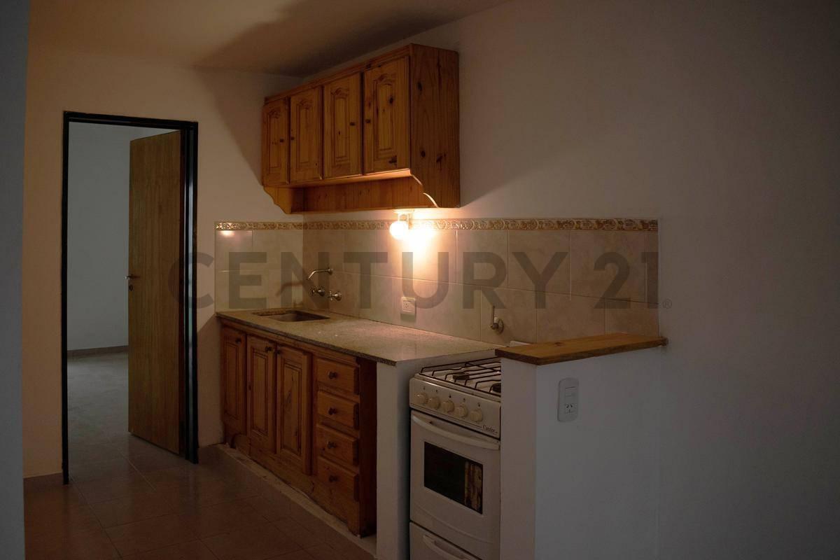 Venta de Departamento de 1 Dormitorio con Patio en La Plata - 64 e/ 122 y 123 — foto 1