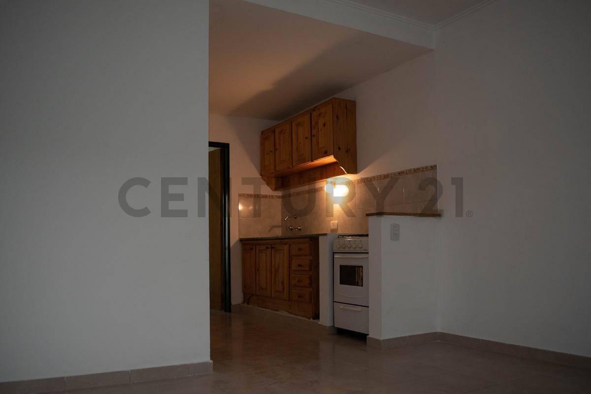Venta de Departamento de 1 Dormitorio con Patio en La Plata - 64 e/ 122 y 123 — foto 1