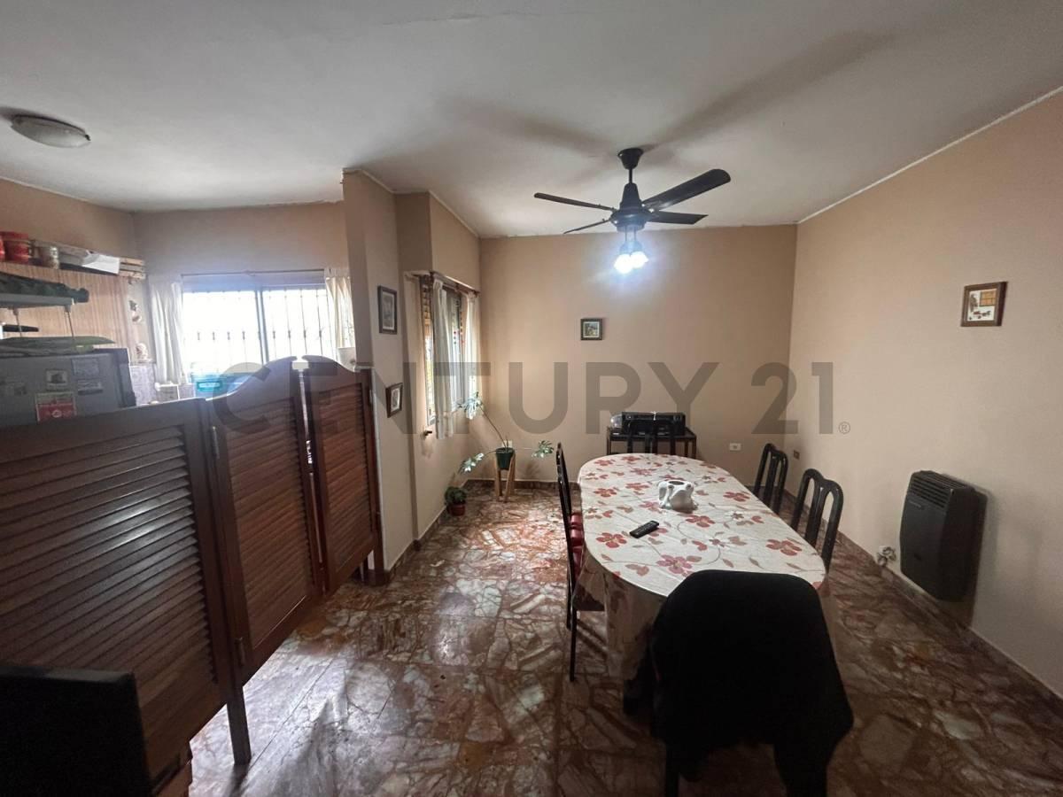 Venta de Casa de 3 Dormitorios en Parque San Martin - La Plata — foto 1