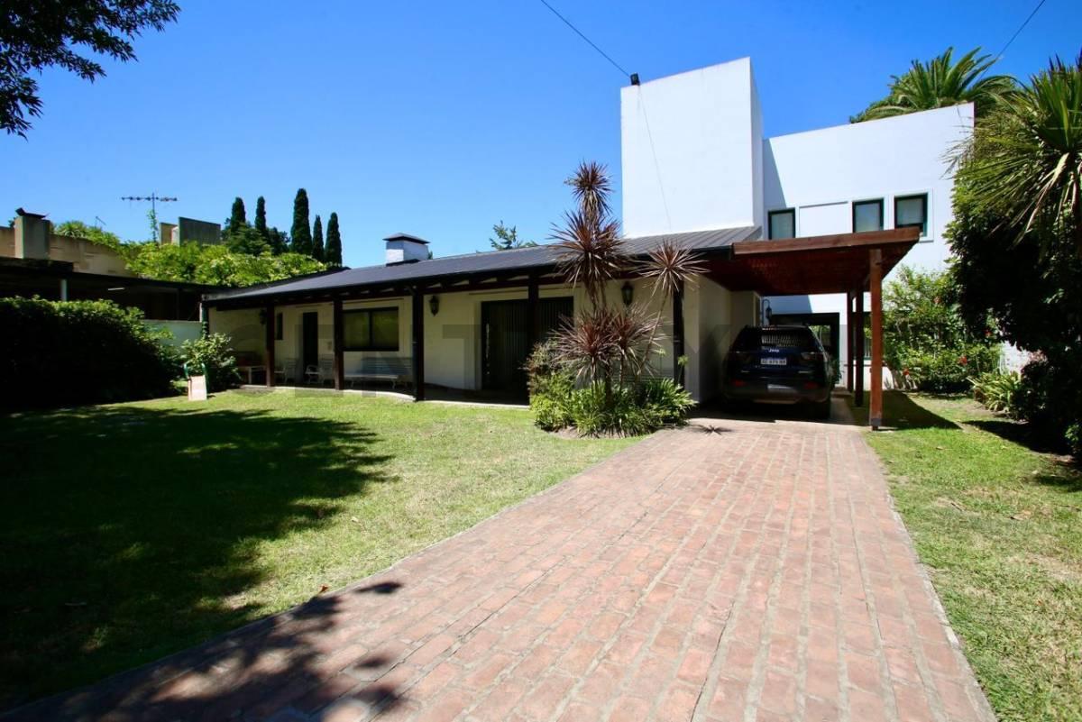 CASA EN VENTA EN CITY BELL — foto 1