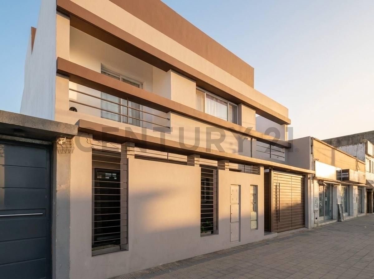 VENTA EN BLOCK 3 DEPARTAMENTOS Y COCHERAS — foto 1