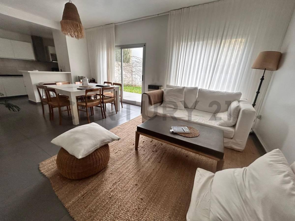 Venta Dúplex de 2 Dormitorios + escritorio en Gonnet — foto 1