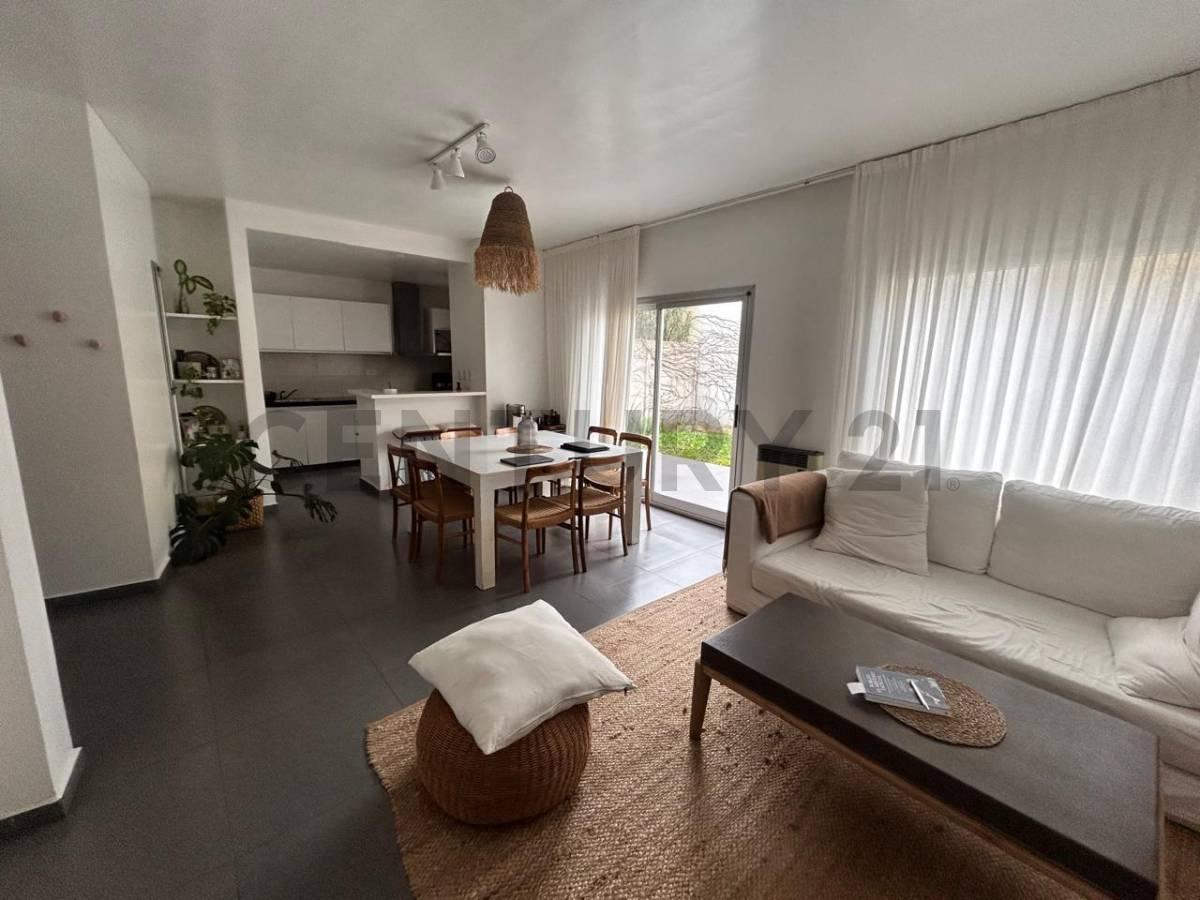 Venta Dúplex de 2 Dormitorios + escritorio en Gonnet — foto 1