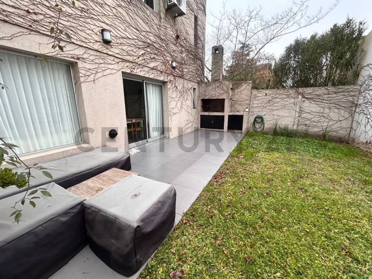 Venta Dúplex de 2 Dormitorios + escritorio en Gonnet — foto 1