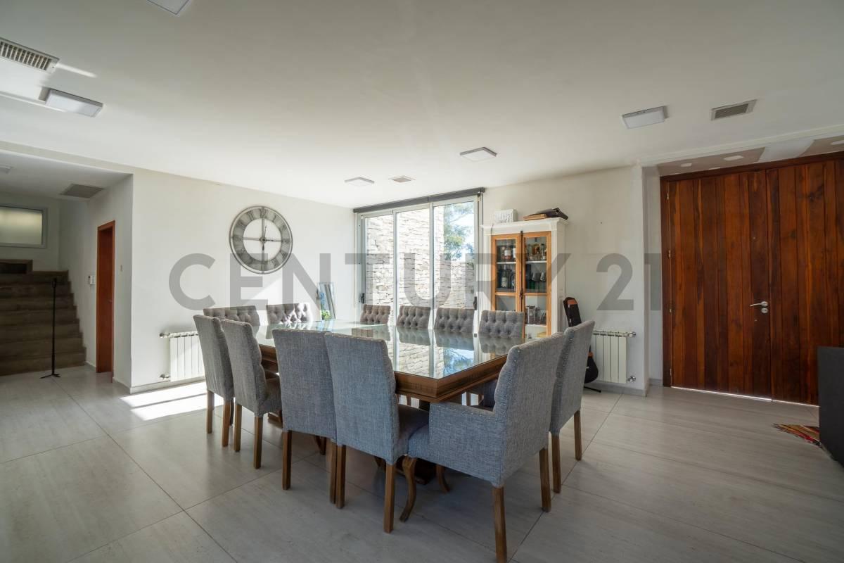Casa en venta en Don Carlos | 4 dormitorios — foto 1