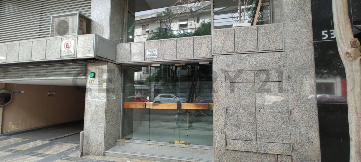 VENTA LOCAL COMERCIAL CENTRO LA PLATA — foto 1
