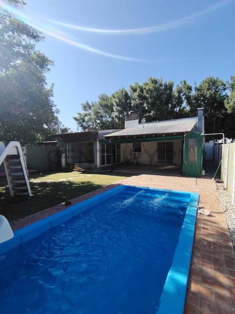 Casa en Venta en Ibarlucea con pileta — foto 1