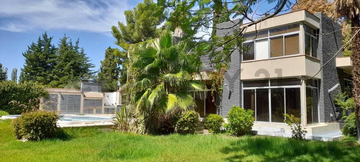 HERMOSA CASA DE CATEGORIA EN LA PUNTILLA — foto 1