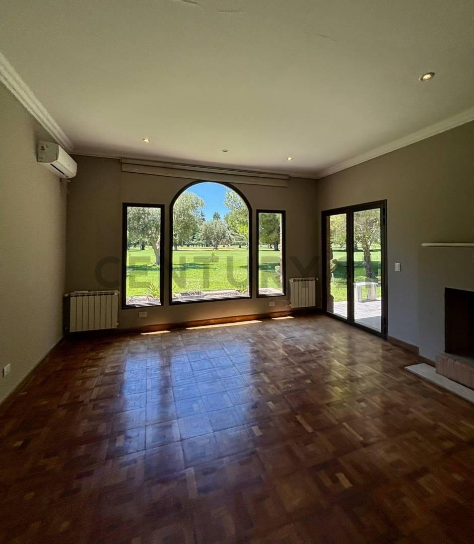 Casa en el Prestigioso Barrio CLUB DE CAMPO — foto 1