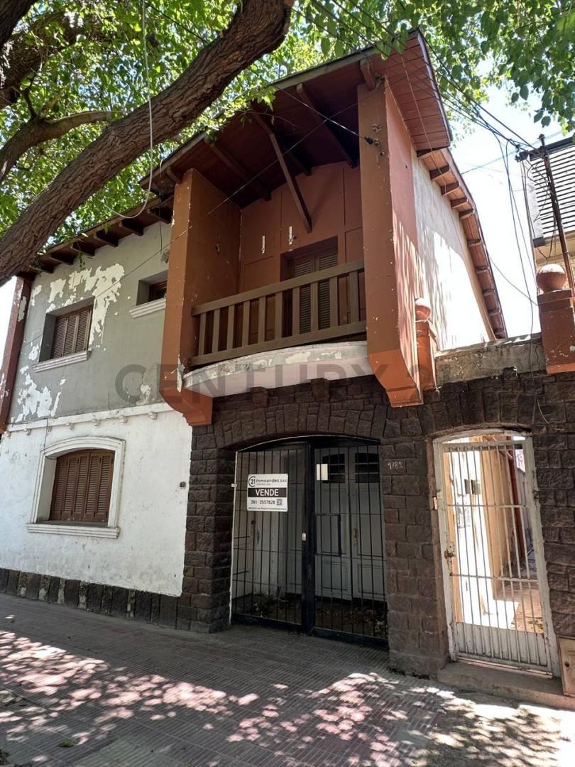 Complejo de 4 unidades. Duplex + 3 departamentos a reciclar — foto 1
