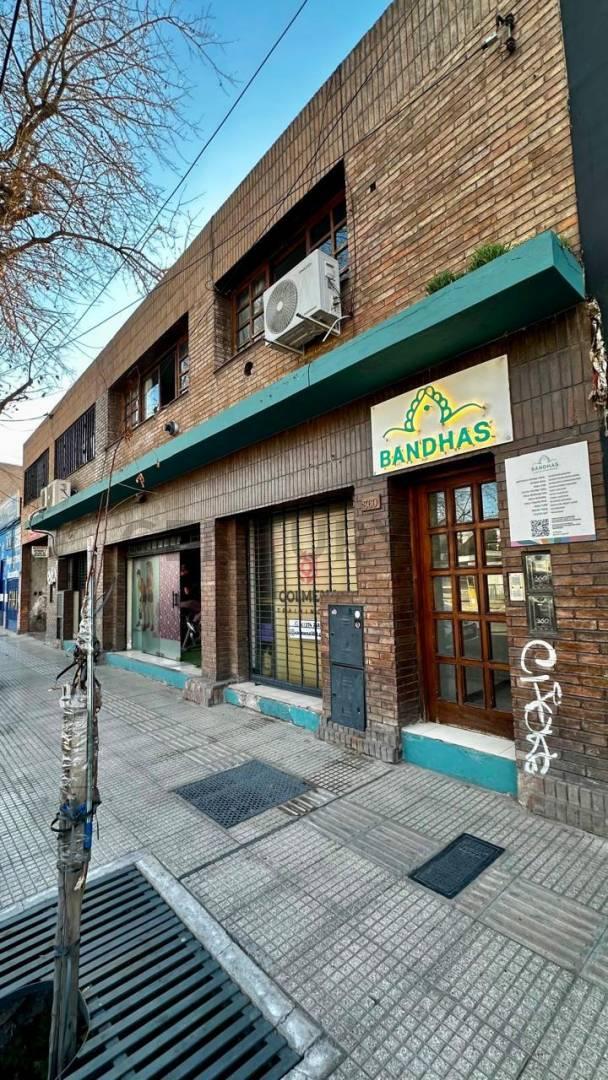 SALON COMERCIAL-EDIFICO DE OFICINAS.-GRAN OPORTUNIDAD — foto 1